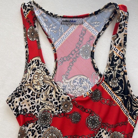 Beautiful Maxi Dress in bright amazing pattern - Picture 3 of 6